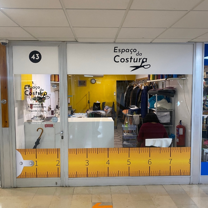 Fachada do Espaço da Costura em Estoril - Serviços de costura especializados